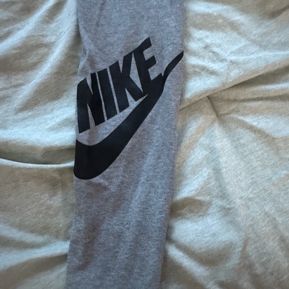 Nike Pants - LIKE NEW NIKE LEGGINGS